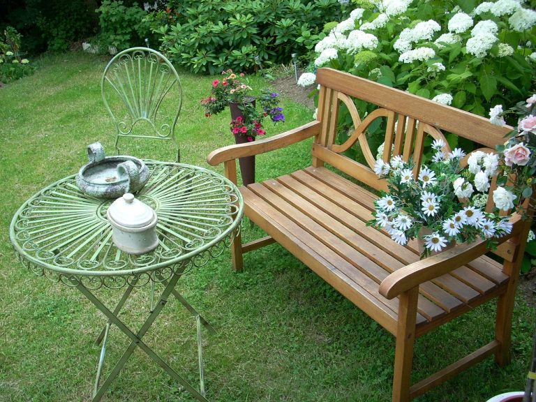 How To Build A Garden Bench